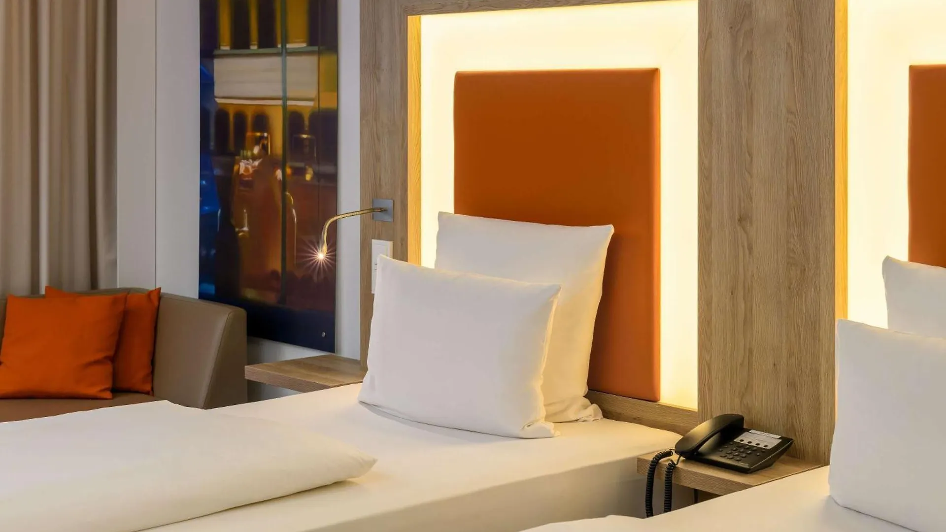 Novotel Nürnberg Centre Ville 4*,