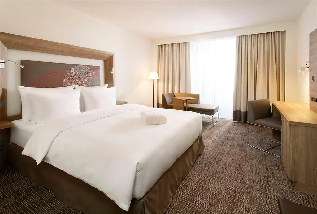 Novotel Nürnberg Centre Ville 4*,